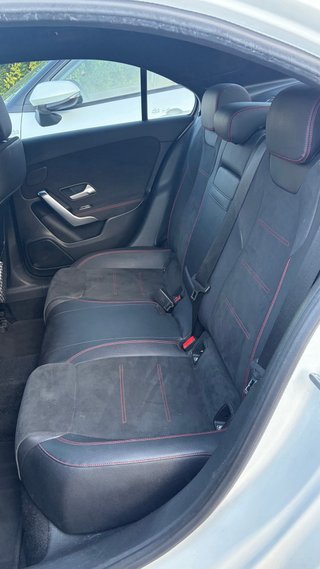 Mercedes-Benz Clase A 180d Sedán AMG + pack night