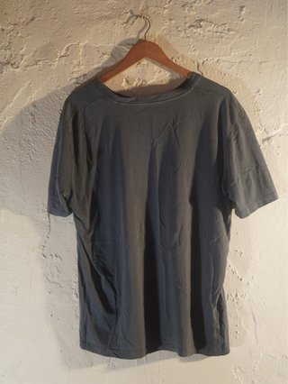 Camiseta azul Mango Man con bordado (Talla XL)