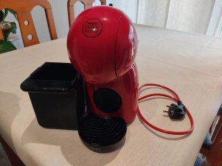 Cafetera Nescafé Dolce Gusto Roja