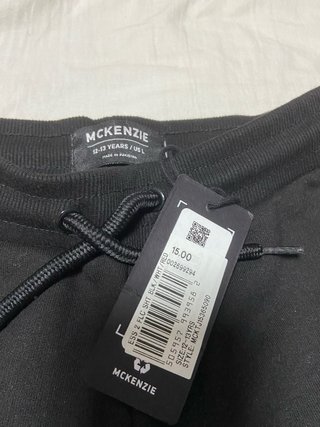 Pantalón corto chándal niño McKenzie negro