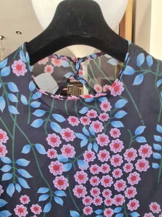 Vestido largo floral escote espalda