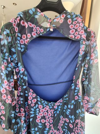 Vestido largo floral escote espalda