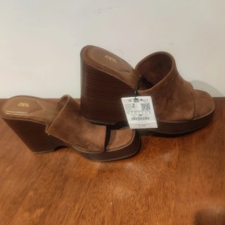 Sandalias cuña piel Zara marrón