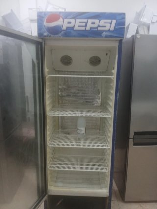 Nevera expositora Pepsi
