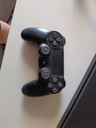PS4 Slim Negra + Mando Original + HDMI y su cable