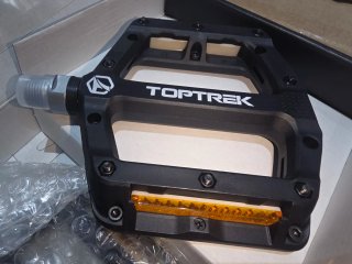 Pedales Toptrek Nylon con reflectores