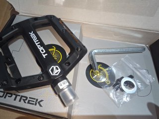 Pedales Toptrek Nylon con reflectores