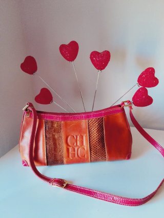 Bolso Carolina Herrera  color camel y fussia