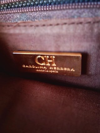 Bolso Carolina Herrera  color camel y fussia