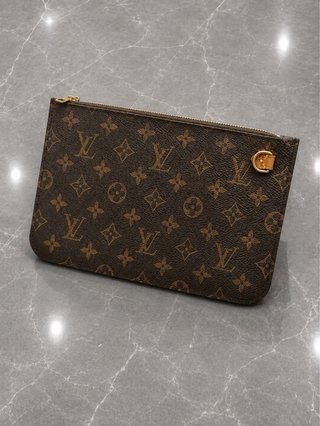 Pochette Louis Vuitton Monogram Marrón
