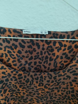 Blusa sin mangas animal print