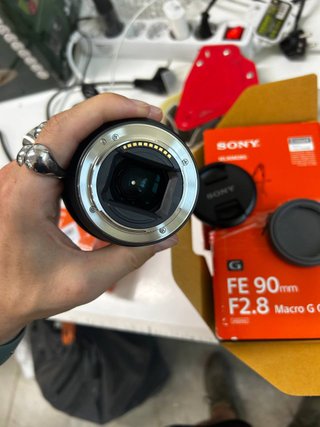 Sony FE 90mm f/2.8 Macro G OSS
