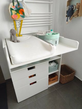Cambiador IKEA SMÅSTAD + colchón