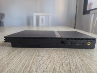 Playstation 2 Slim Nera + 2 Controller