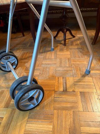 Andador para mayores con ruedas