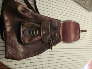Mochila de cuero artesanal
