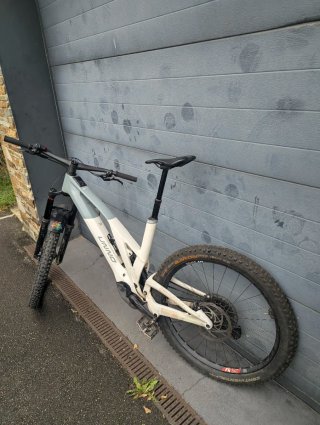 Bicicleta Eléctrica UNNO MITH