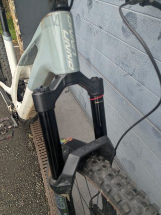 Bicicleta Eléctrica UNNO MITH