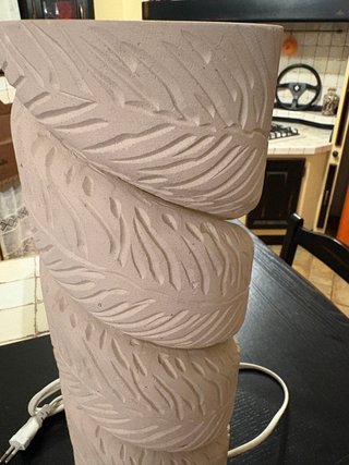 Lampada decorata / diffusore essenze in gesso