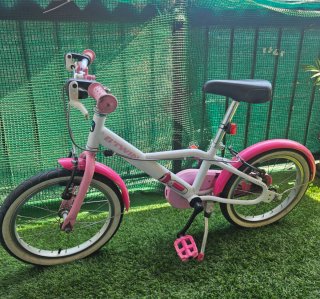 Bicicleta infantil B'TWIN blanca y rosa