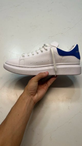 Zapatos Alexander McQueen Blancos y Azules