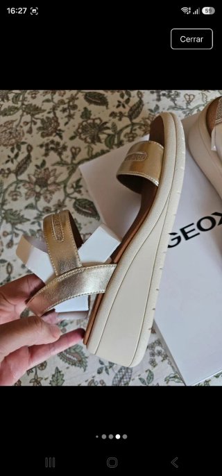 Sandalias Geox Talla 41 Doradas y Blancas
