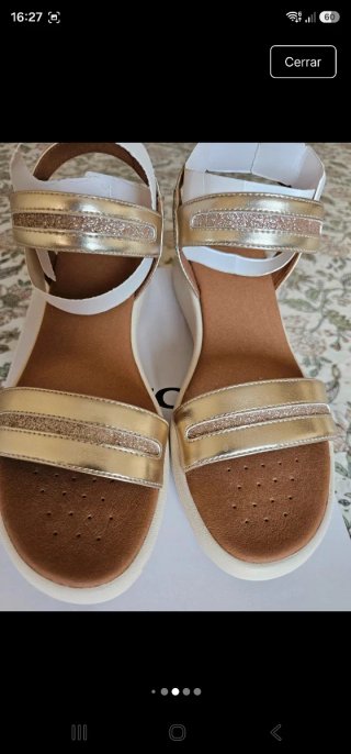 Sandalias Geox Talla 41 Doradas y Blancas