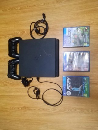 PS4 500GB Negra + 3 Juegos