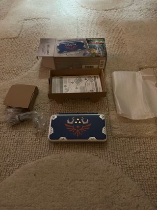 Nintendo 2DS XL Hylian Shield Edition