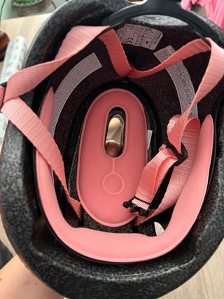 Casco infantil rosa 44-49 cm Nunca usado.