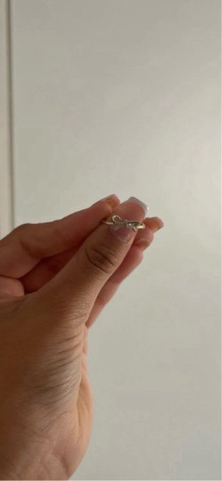 Anillo lazo con circonitas