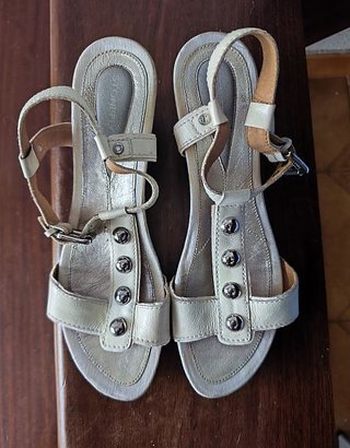 Sandalias de cuña en piel. Stonefly. T. 41