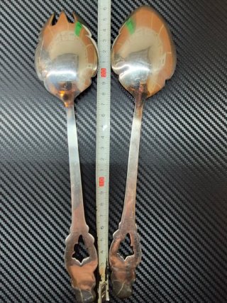 Cubiertos plateados antiguos para ensalada