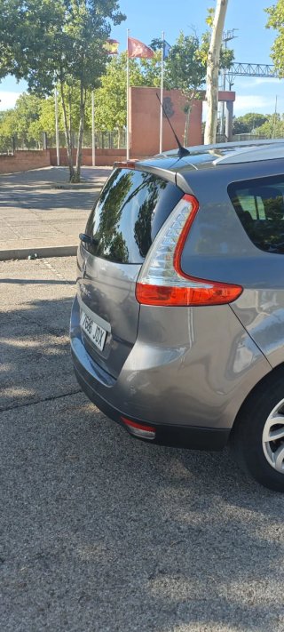 Renault Grand Scenic 2015