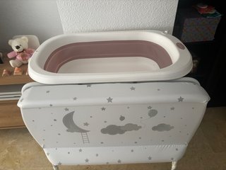 Cambiador y bañera plegable para bebé