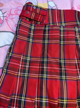Falda colegiala cuadros roja y negra con short