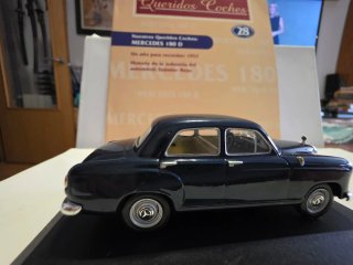 Mercedes 180D 1/43 + Fascículo
