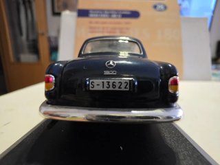 Mercedes 180D 1/43 + Fascículo
