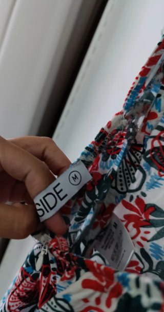 Vestido corto de verano con estampado multicolor
