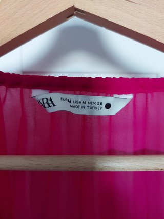 Varias camisas 6 euros cada una, pantalón 8
