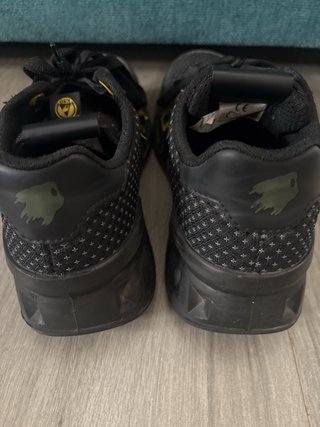 Zapatillas U-Power Negras y Doradas