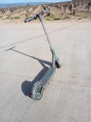 Patinete Eléctrico Motus + Cargador