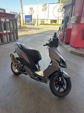 Yamaha Jog RR Gris