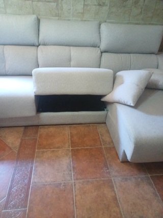 Sofá Cheslong Deslizante con Arcones