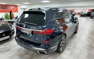BMW X7 M50i
