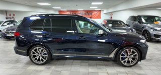 BMW X7 M50i