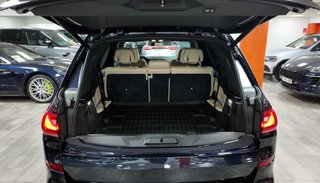 BMW X7 M50i