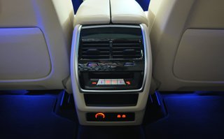 BMW X7 M50i