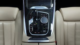 BMW X7 M50i