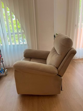 Sofá reclinable y sillón mecedora